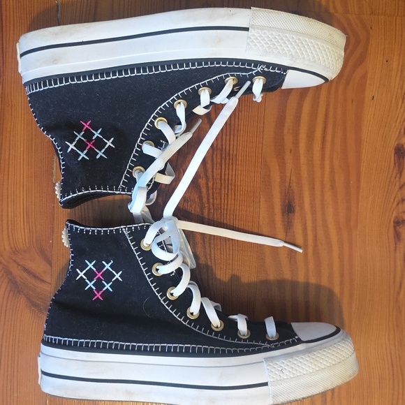 Converse Chuck Taylor High-tops   Platform Sneakers - Picture 4 of 7